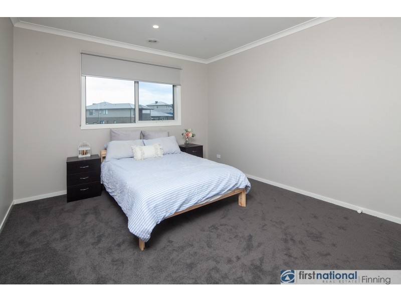 16 Caribbean Circuit, Clyde VIC 3978