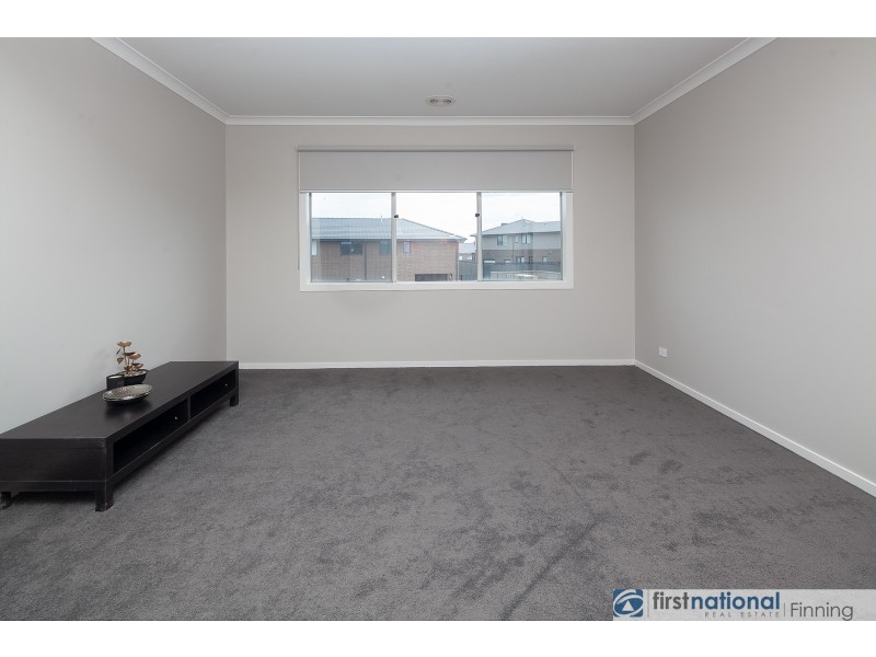 16 Caribbean Circuit, Clyde VIC 3978