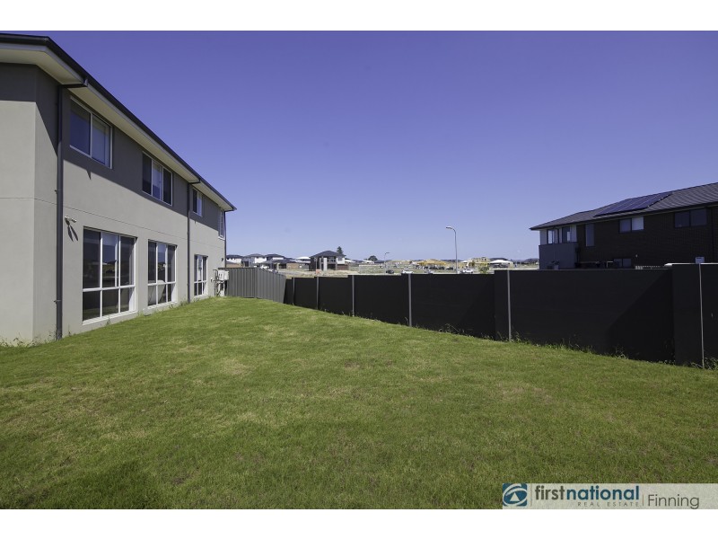 16 Caribbean Circuit, Clyde VIC 3978