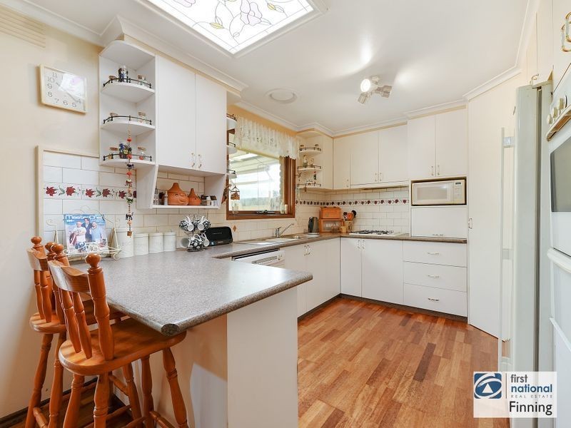 9 Gray Street, Cranbourne North VIC 3977