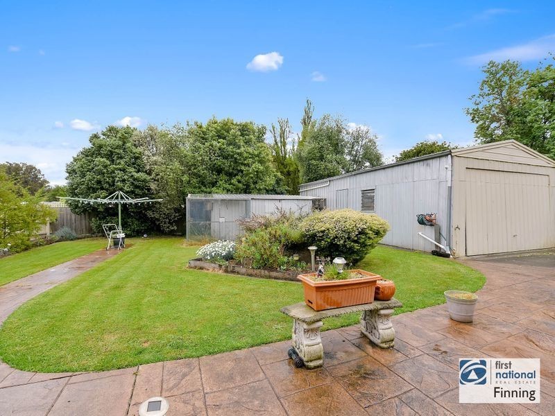 9 Gray Street, Cranbourne North VIC 3977