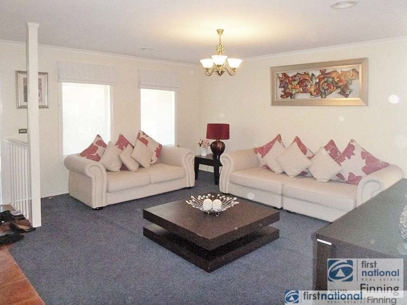 8 Gatehouse Drive, Cranbourne East VIC 3977