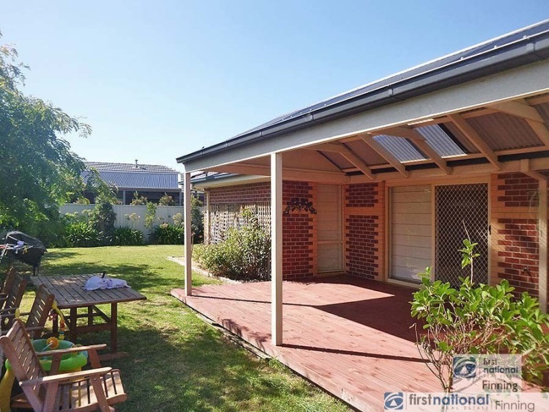 8 Gatehouse Drive, Cranbourne East VIC 3977