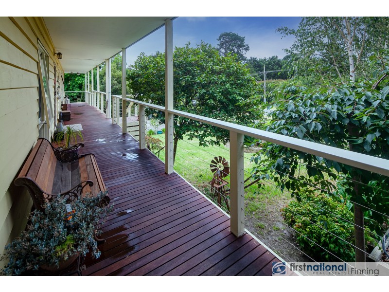 8 Stanhill Drive, Cranbourne South VIC 3977