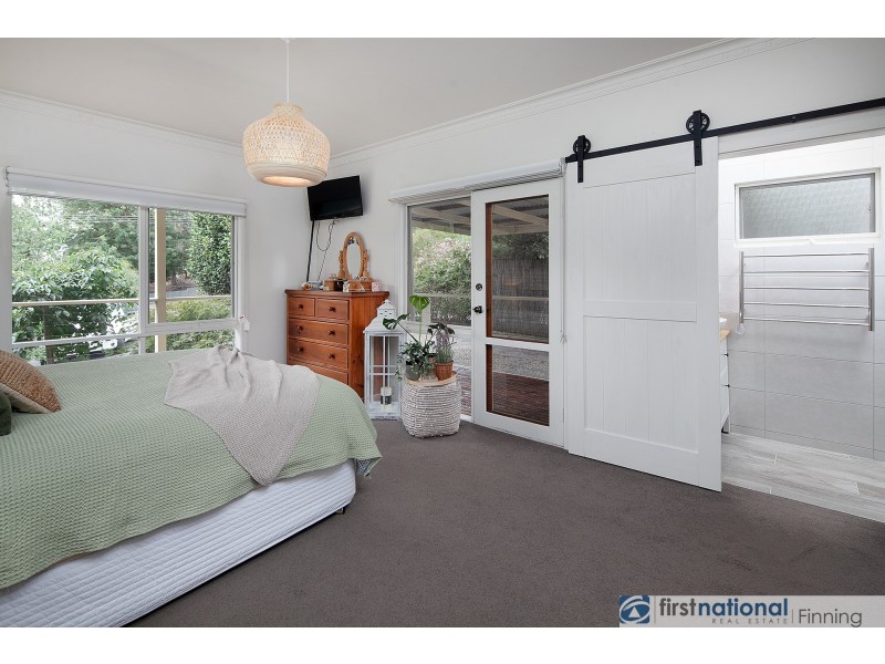 8 Stanhill Drive, Cranbourne South VIC 3977