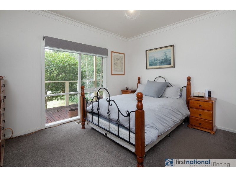 8 Stanhill Drive, Cranbourne South VIC 3977