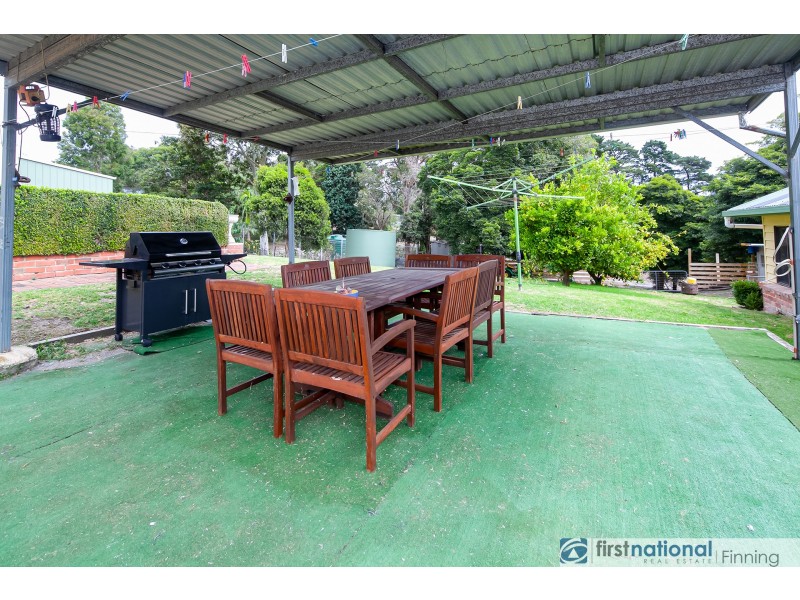 8 Stanhill Drive, Cranbourne South VIC 3977