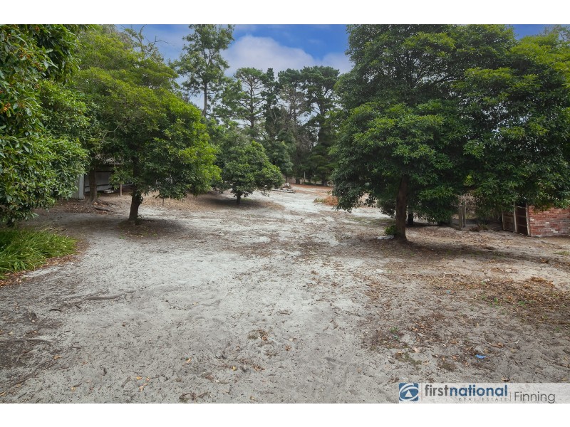 8 Stanhill Drive, Cranbourne South VIC 3977