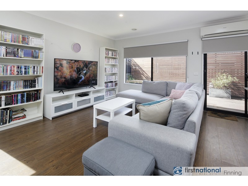 33 Artfield Street, Cranbourne East VIC 3977