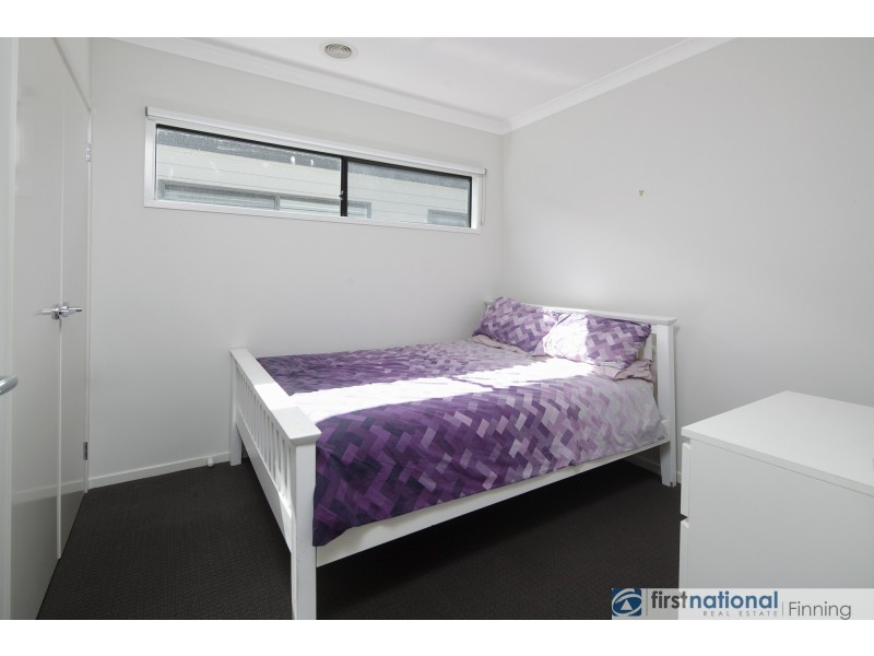 33 Artfield Street, Cranbourne East VIC 3977