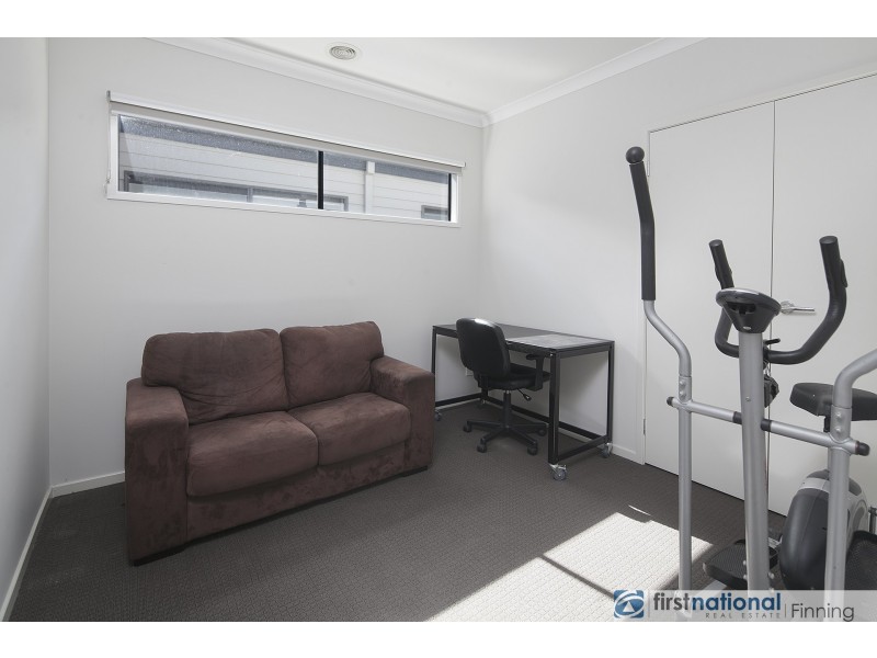 33 Artfield Street, Cranbourne East VIC 3977