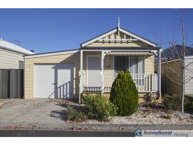 16/2 Cameron Street, Cranbourne East VIC 3977
