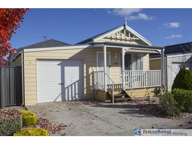 16/2 Cameron Street, Cranbourne East VIC 3977