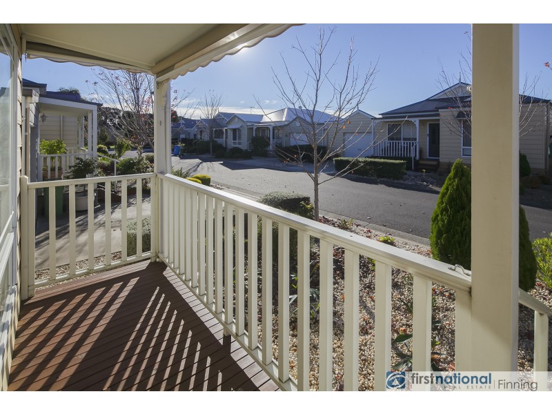 16/2 Cameron Street, Cranbourne East VIC 3977