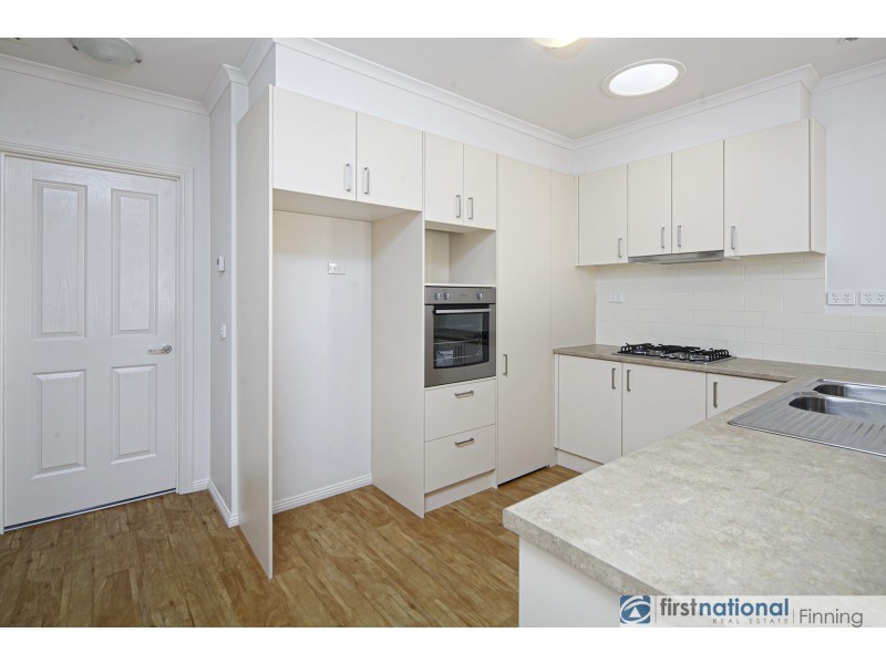 16/2 Cameron Street, Cranbourne East VIC 3977