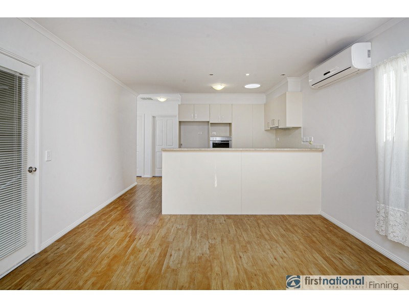 16/2 Cameron Street, Cranbourne East VIC 3977