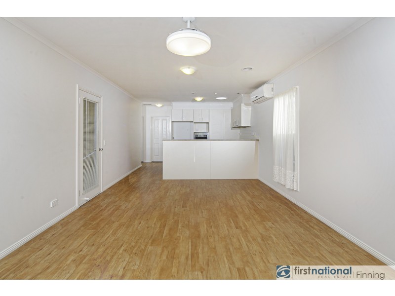 16/2 Cameron Street, Cranbourne East VIC 3977