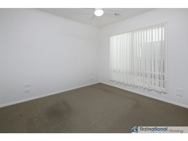 16/2 Cameron Street, Cranbourne East VIC 3977