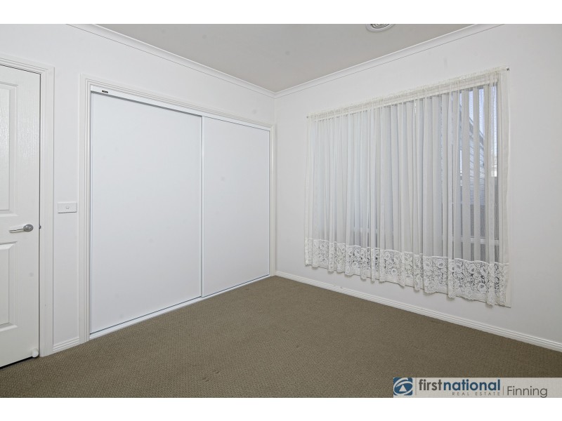 16/2 Cameron Street, Cranbourne East VIC 3977