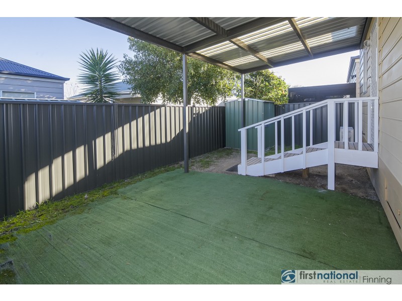 16/2 Cameron Street, Cranbourne East VIC 3977