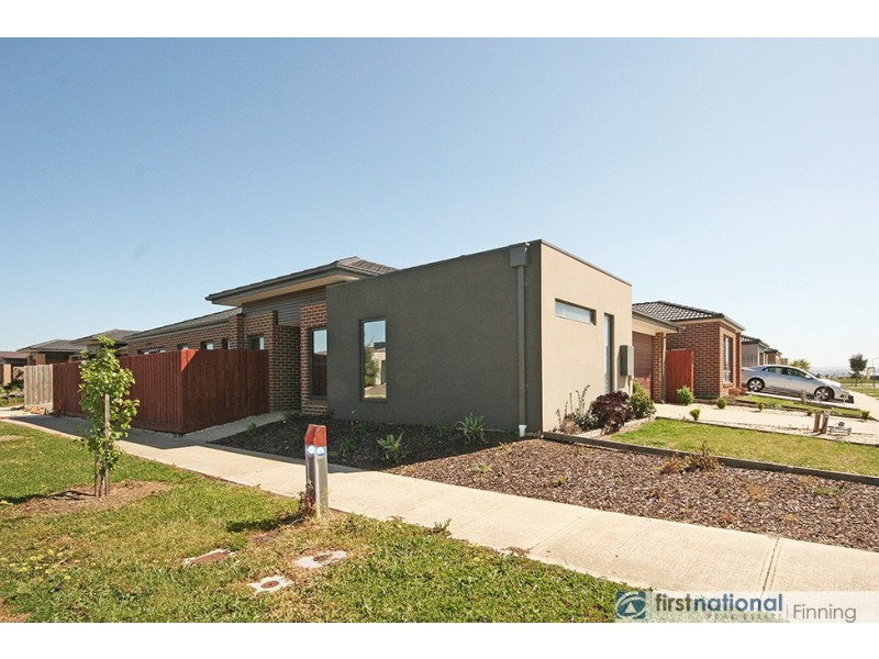 20 Ferrari Drive, Cranbourne East VIC 3977