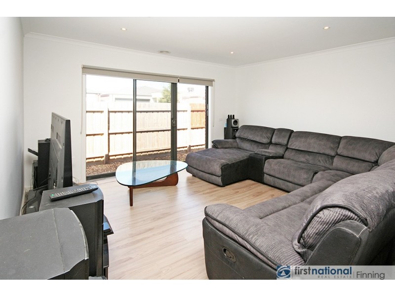 20 Ferrari Drive, Cranbourne East VIC 3977