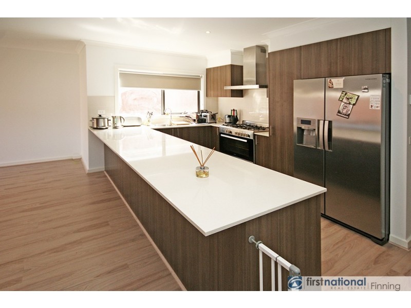 20 Ferrari Drive, Cranbourne East VIC 3977