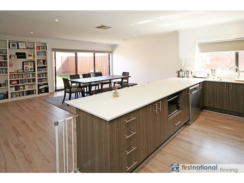 20 Ferrari Drive, Cranbourne East VIC 3977