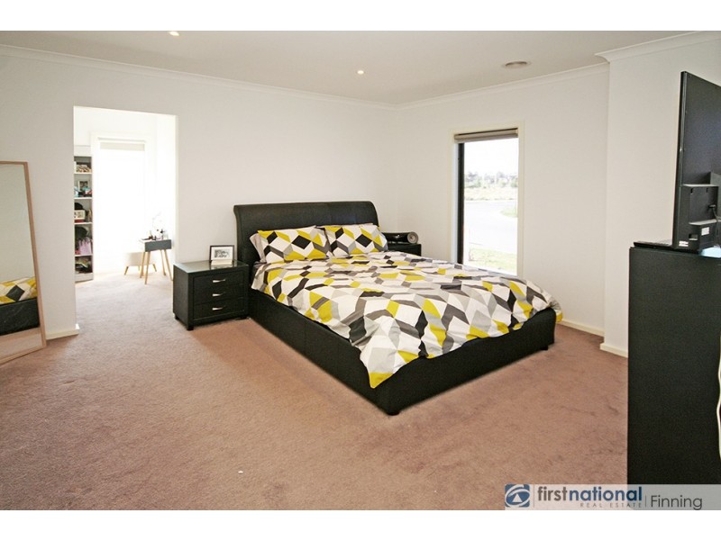 20 Ferrari Drive, Cranbourne East VIC 3977