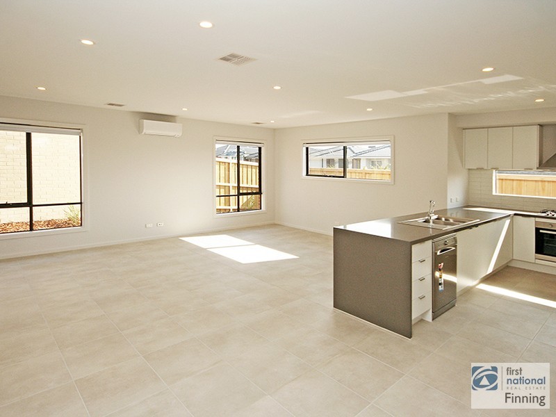 44 Cherrington Avenue, Officer VIC 3809