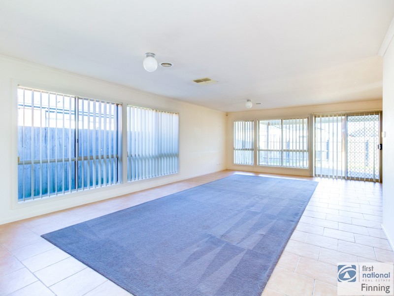 19 Janna Place, Berwick VIC 3806