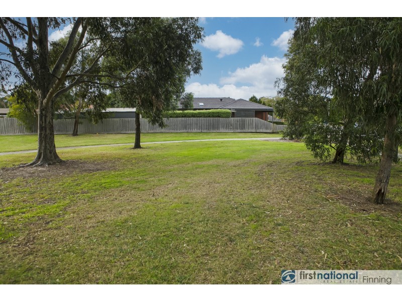 29 Courtenay Avenue, Cranbourne North VIC 3977