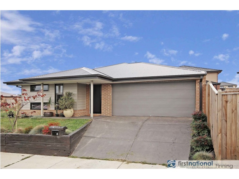 8 Tin Alley Avenue, Clyde VIC 3978