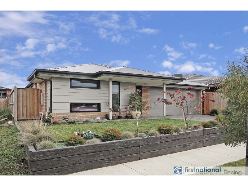 8 Tin Alley Avenue, Clyde VIC 3978