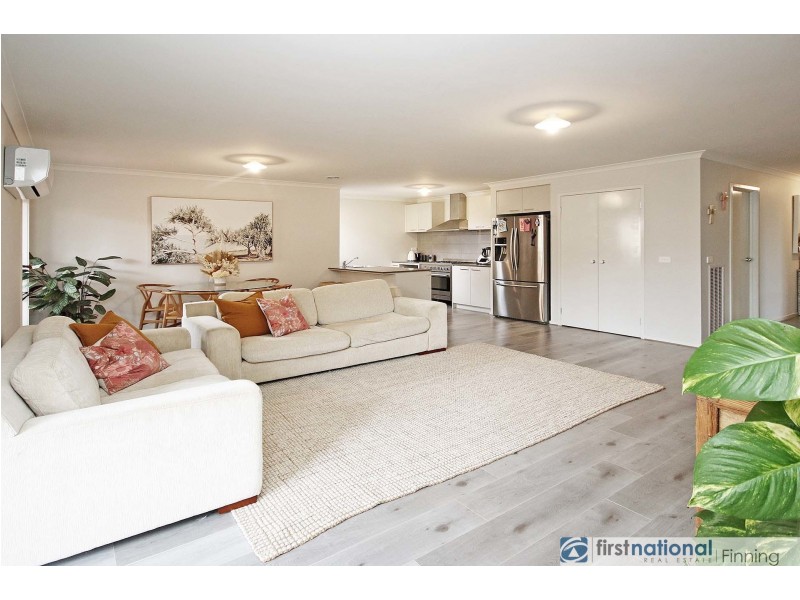 8 Tin Alley Avenue, Clyde VIC 3978