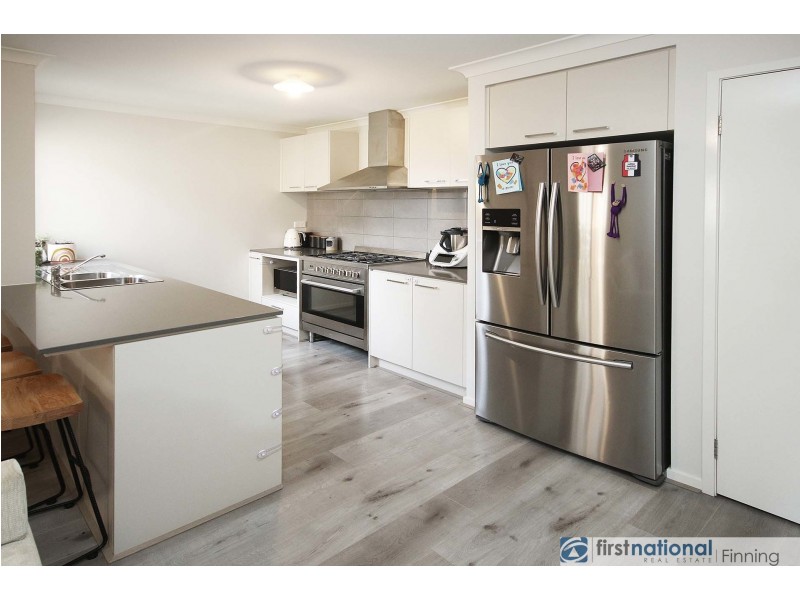 8 Tin Alley Avenue, Clyde VIC 3978