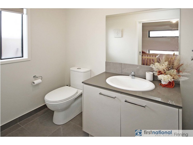 8 Tin Alley Avenue, Clyde VIC 3978