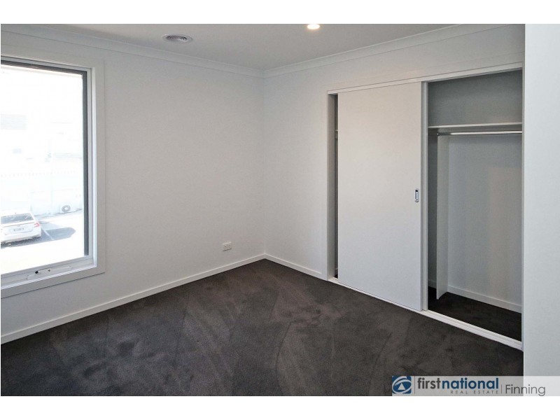 3/2 Mundaring Drive, Cranbourne VIC 3977