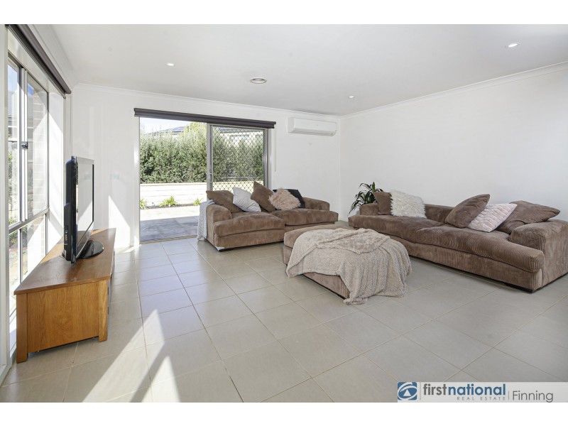 28 Brocker Street, Clyde North VIC 3978