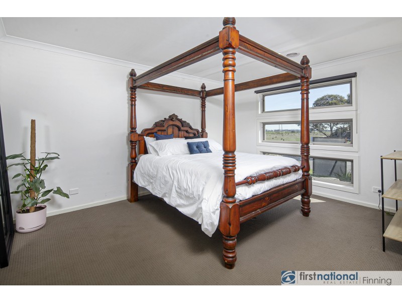 28 Brocker Street, Clyde North VIC 3978