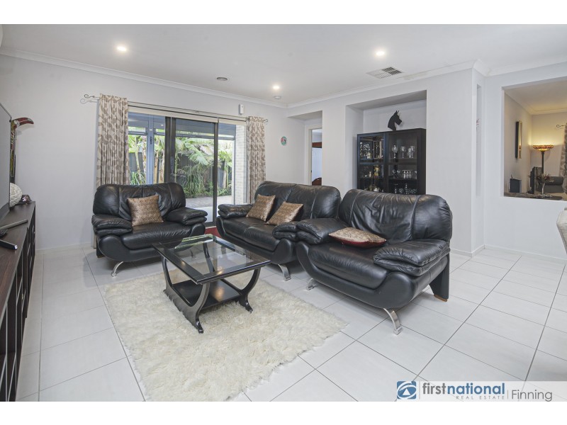 35 Sabel Drive, Cranbourne North VIC 3977