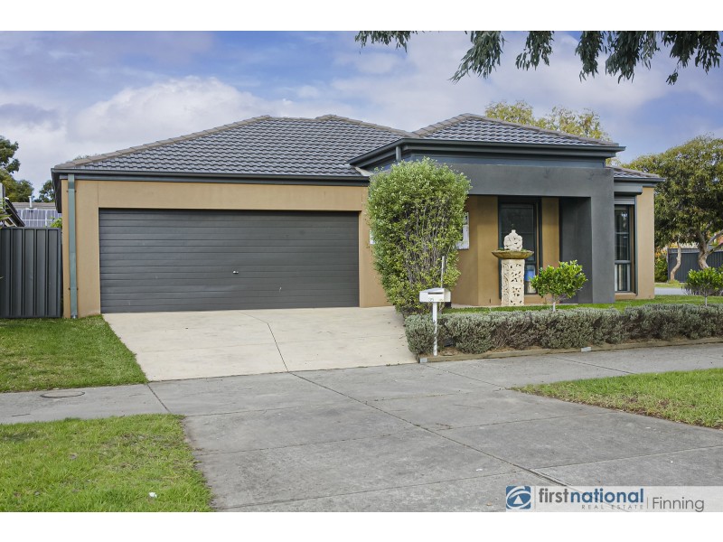 35 Sabel Drive, Cranbourne North VIC 3977