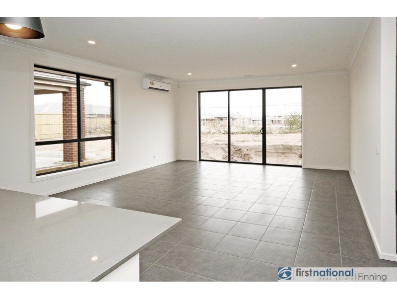 50 Walhallow Drive, Clyde North VIC 3978