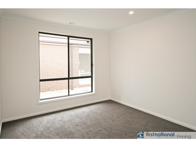 50 Walhallow Drive, Clyde North VIC 3978