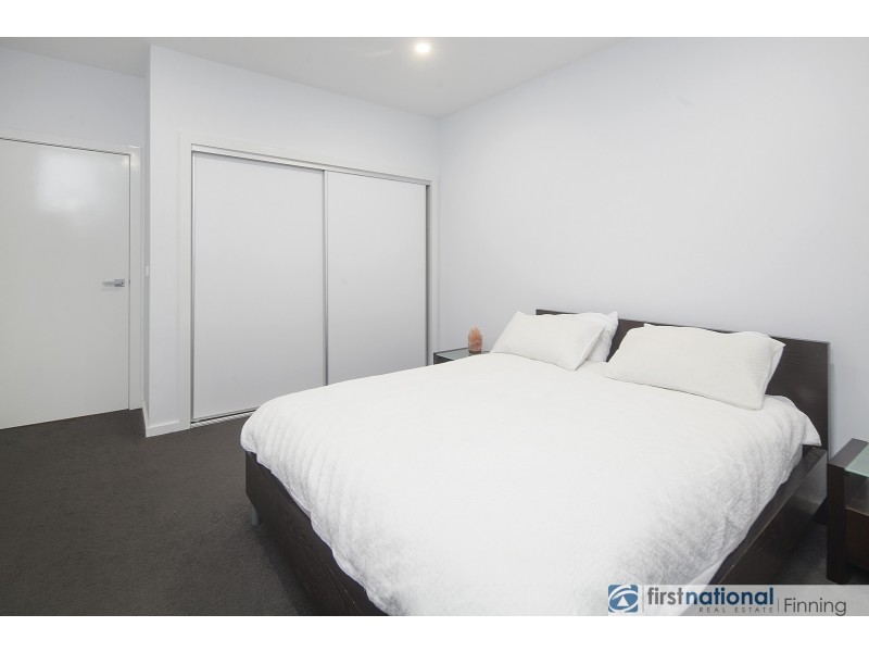 8 Polson Way, Cranbourne West VIC 3977