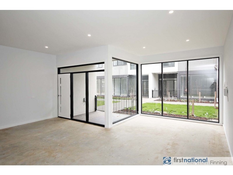 12 Coral Pea Way, Cranbourne West VIC 3977