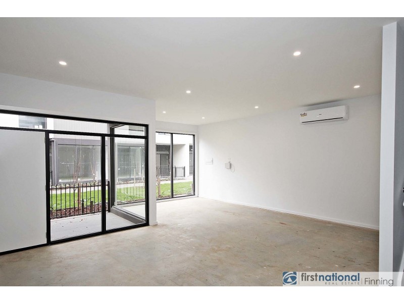 12 Coral Pea Way, Cranbourne West VIC 3977