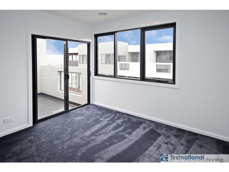 12 Coral Pea Way, Cranbourne West VIC 3977