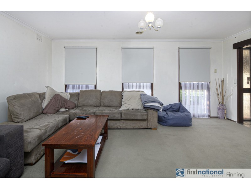 8 Carole Court, Cranbourne VIC 3977