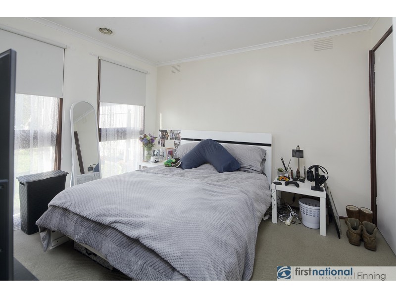 8 Carole Court, Cranbourne VIC 3977